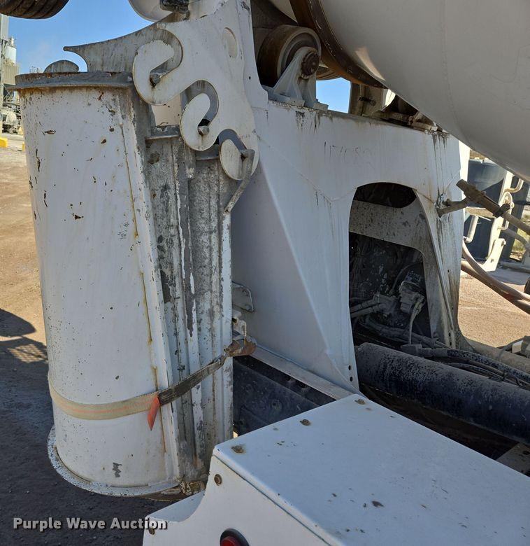 image for item DO2515 2006 Kenworth W900 ready mix truck