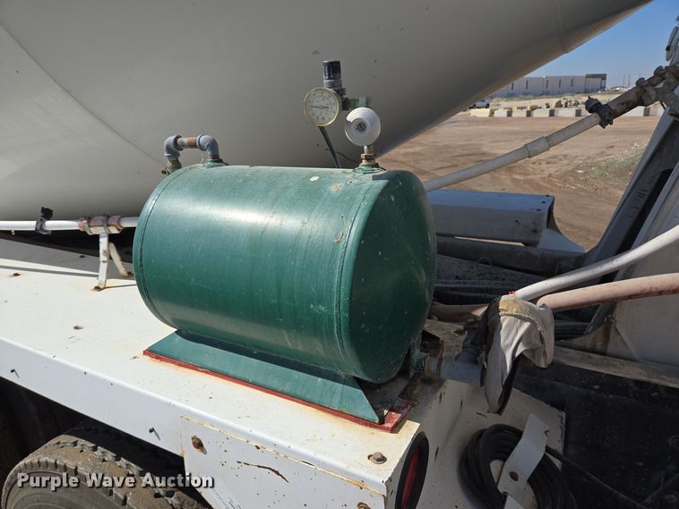 image for item DO2515 2006 Kenworth W900 ready mix truck