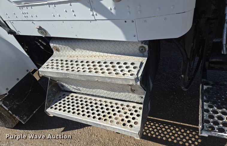 image for item DO2515 2006 Kenworth W900 ready mix truck