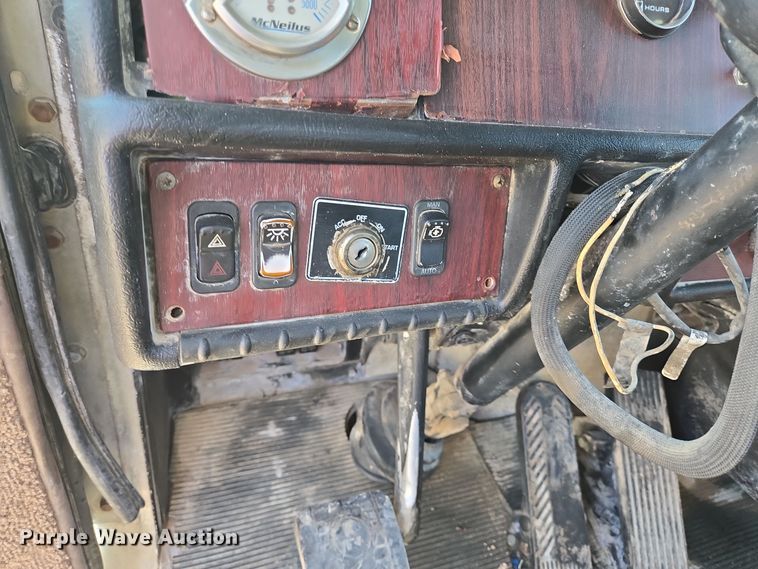 image for item DO2515 2006 Kenworth W900 ready mix truck