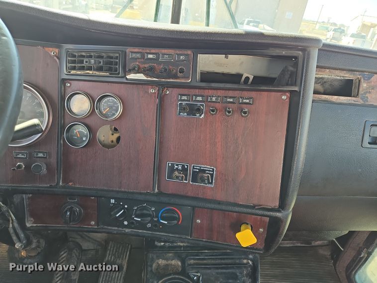 image for item DO2515 2006 Kenworth W900 ready mix truck