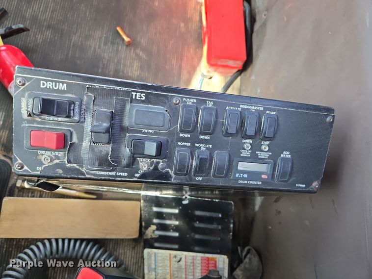 image for item DO2515 2006 Kenworth W900 ready mix truck