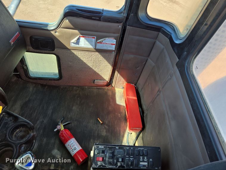 image for item DO2515 2006 Kenworth W900 ready mix truck