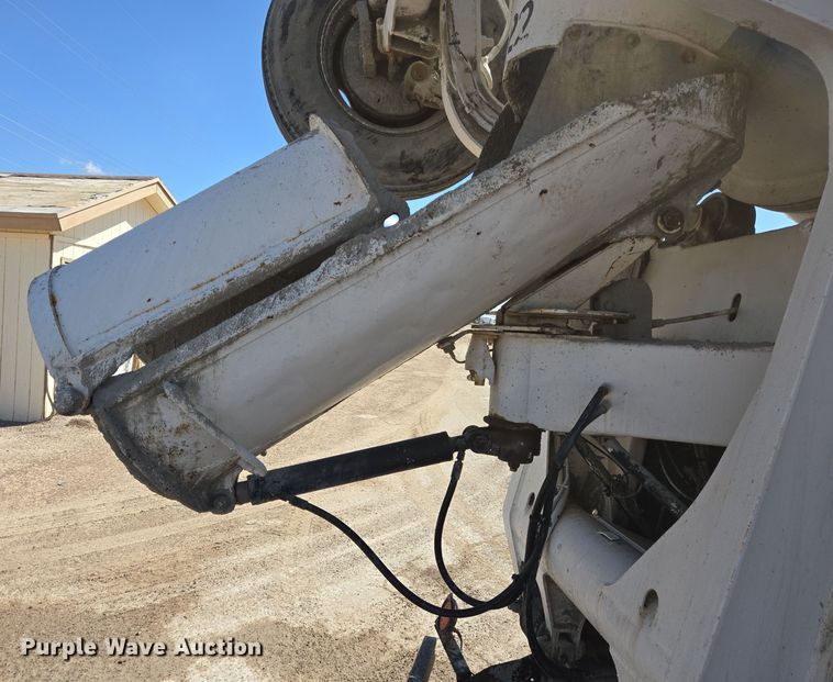 image for item DO2516 2006 Kenworth W900 ready mix truck