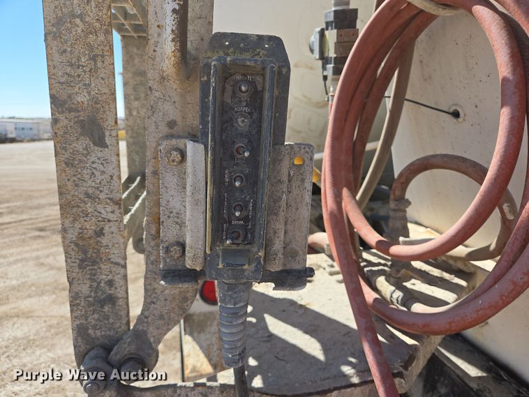 image for item DO2516 2006 Kenworth W900 ready mix truck