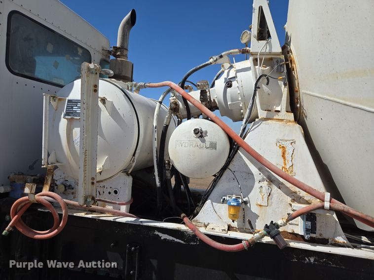 image for item DO2516 2006 Kenworth W900 ready mix truck