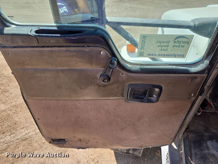 image for item DO2516 2006 Kenworth W900 ready mix truck