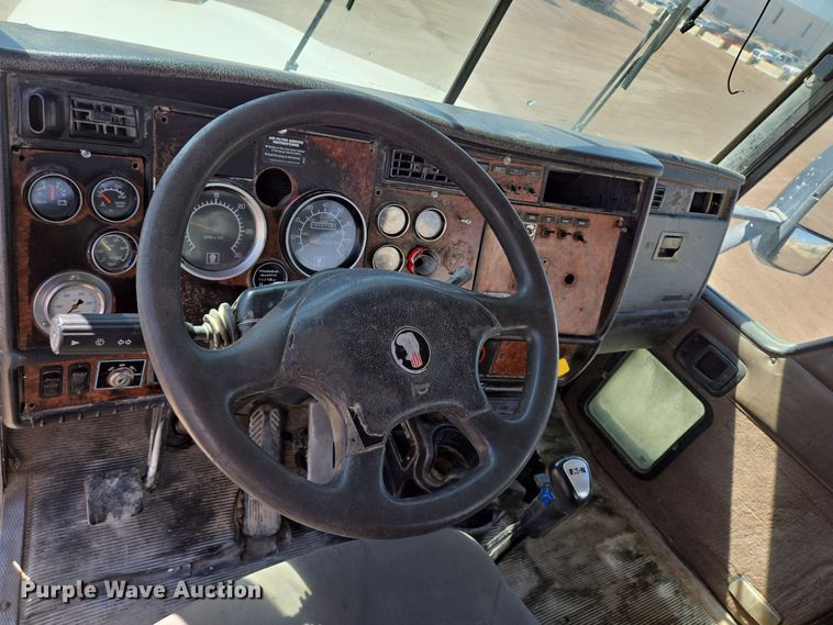 image for item DO2516 2006 Kenworth W900 ready mix truck