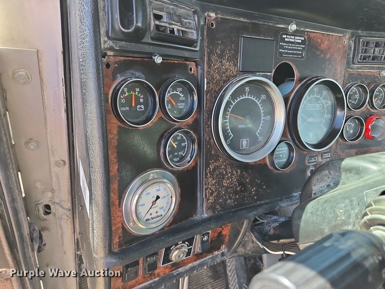 image for item DO2516 2006 Kenworth W900 ready mix truck