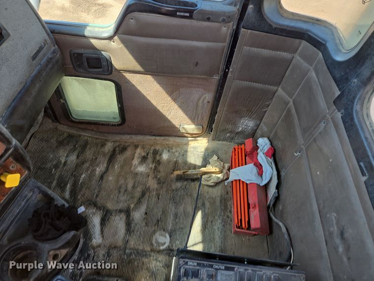 image for item DO2516 2006 Kenworth W900 ready mix truck