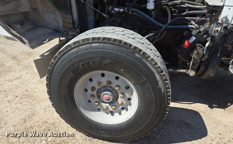 image for item DO2516 2006 Kenworth W900 ready mix truck