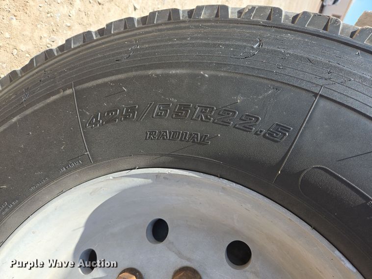 image for item DO2516 2006 Kenworth W900 ready mix truck