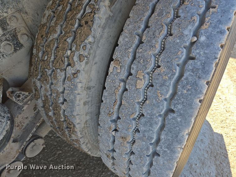 image for item DO2516 2006 Kenworth W900 ready mix truck