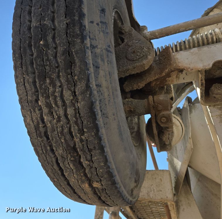 image for item DO2516 2006 Kenworth W900 ready mix truck