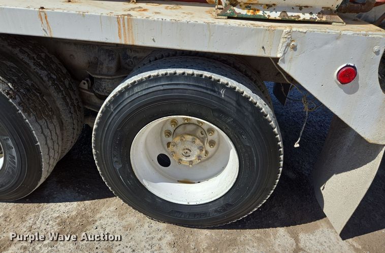 image for item DO2516 2006 Kenworth W900 ready mix truck