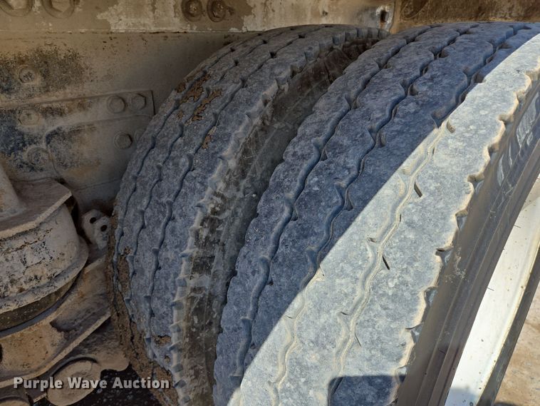 image for item DO2516 2006 Kenworth W900 ready mix truck