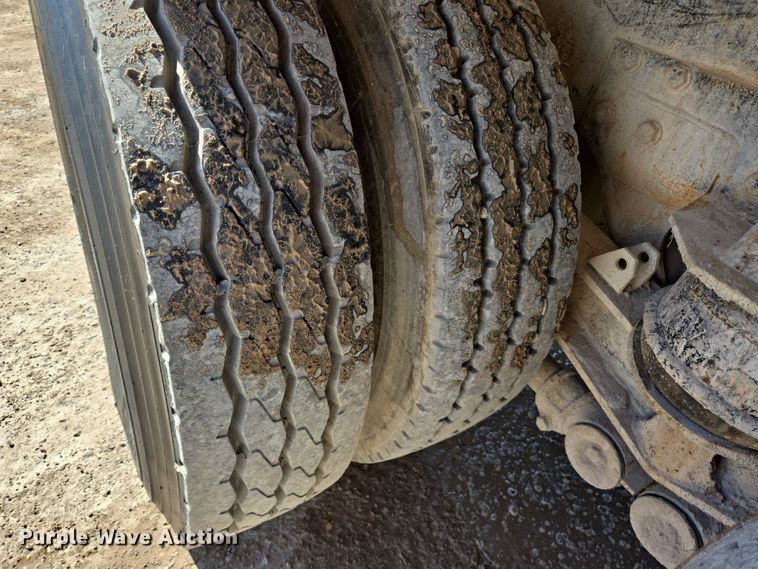 image for item DO2516 2006 Kenworth W900 ready mix truck