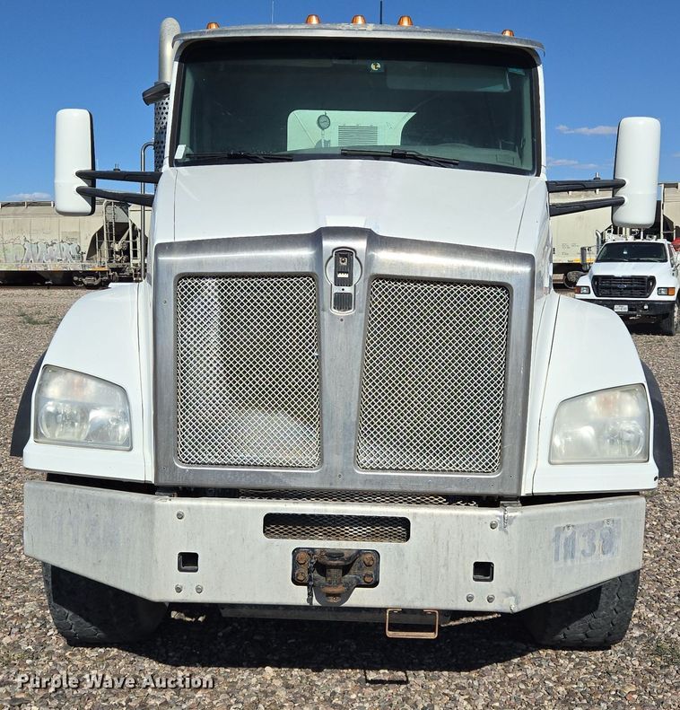 image for item DO2517 2016 Kenworth T880 ready mix truck