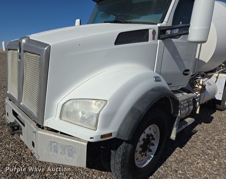 image for item DO2517 2016 Kenworth T880 ready mix truck