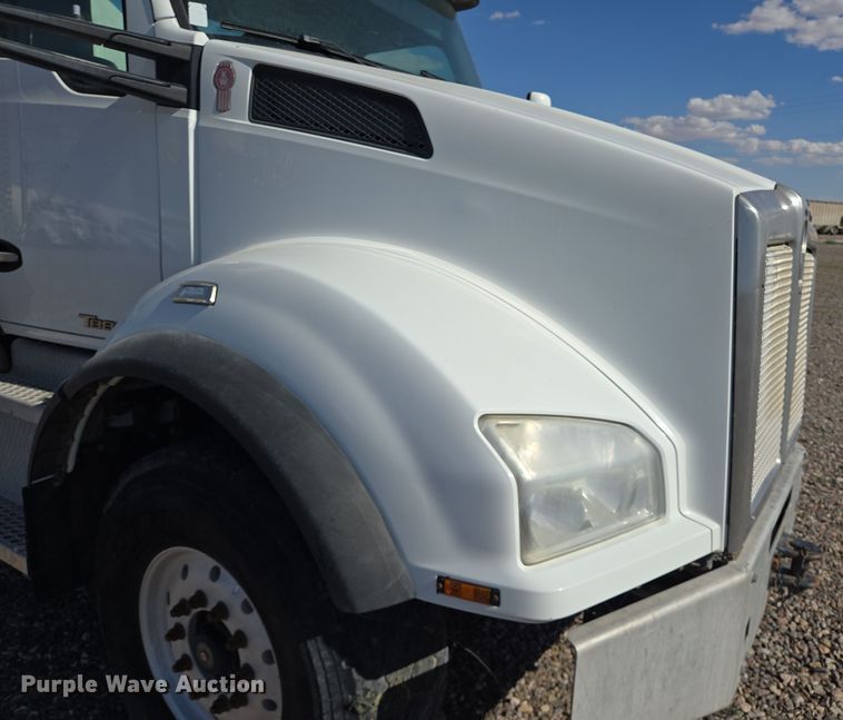 image for item DO2517 2016 Kenworth T880 ready mix truck