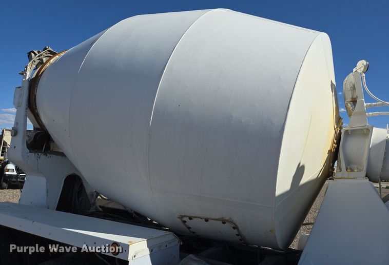 image for item DO2517 2016 Kenworth T880 ready mix truck