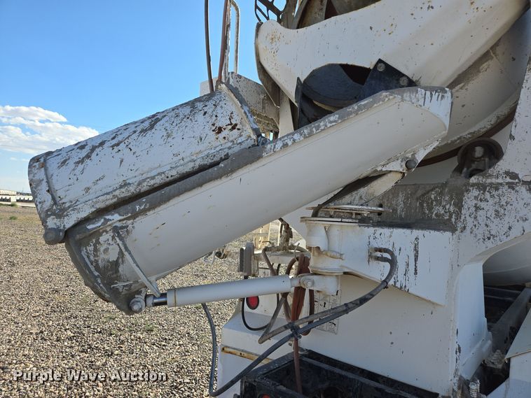 image for item DO2517 2016 Kenworth T880 ready mix truck