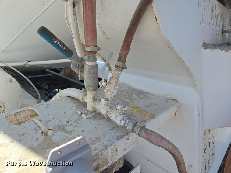 image for item DO2517 2016 Kenworth T880 ready mix truck