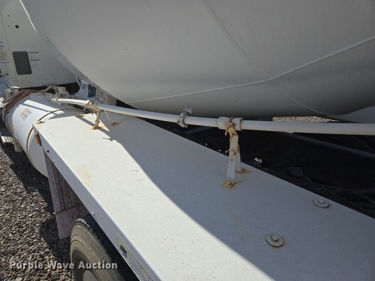 image for item DO2517 2016 Kenworth T880 ready mix truck