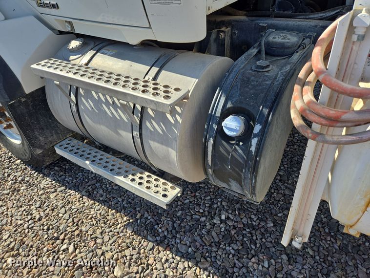 image for item DO2517 2016 Kenworth T880 ready mix truck