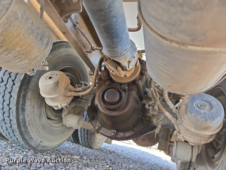 image for item DO2517 2016 Kenworth T880 ready mix truck