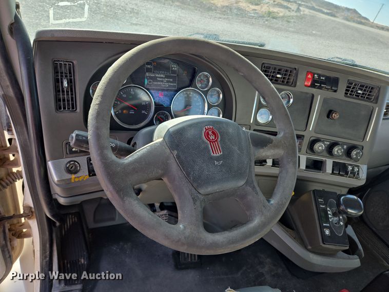 image for item DO2517 2016 Kenworth T880 ready mix truck