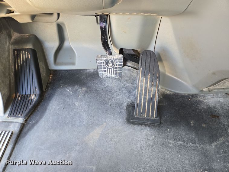 image for item DO2517 2016 Kenworth T880 ready mix truck