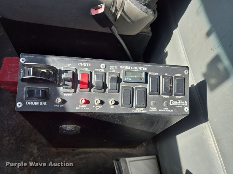 image for item DO2517 2016 Kenworth T880 ready mix truck