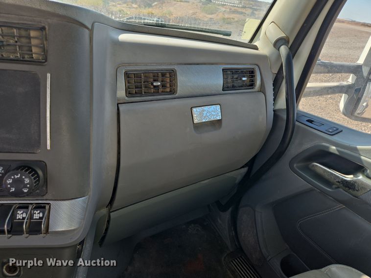 image for item DO2517 2016 Kenworth T880 ready mix truck