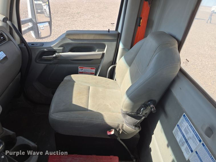 image for item DO2517 2016 Kenworth T880 ready mix truck