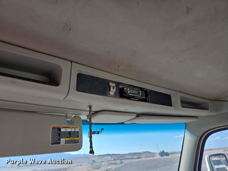 image for item DO2517 2016 Kenworth T880 ready mix truck