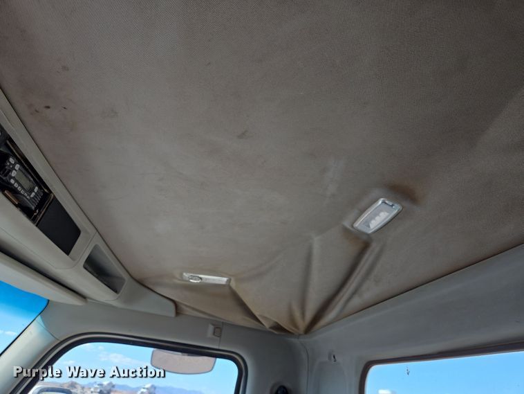 image for item DO2517 2016 Kenworth T880 ready mix truck