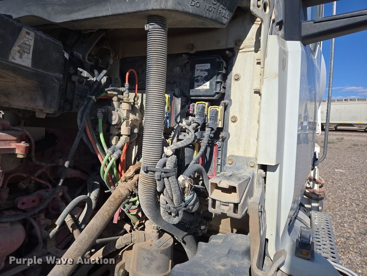 image for item DO2517 2016 Kenworth T880 ready mix truck