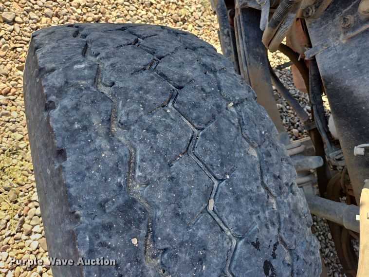 image for item DO2517 2016 Kenworth T880 ready mix truck