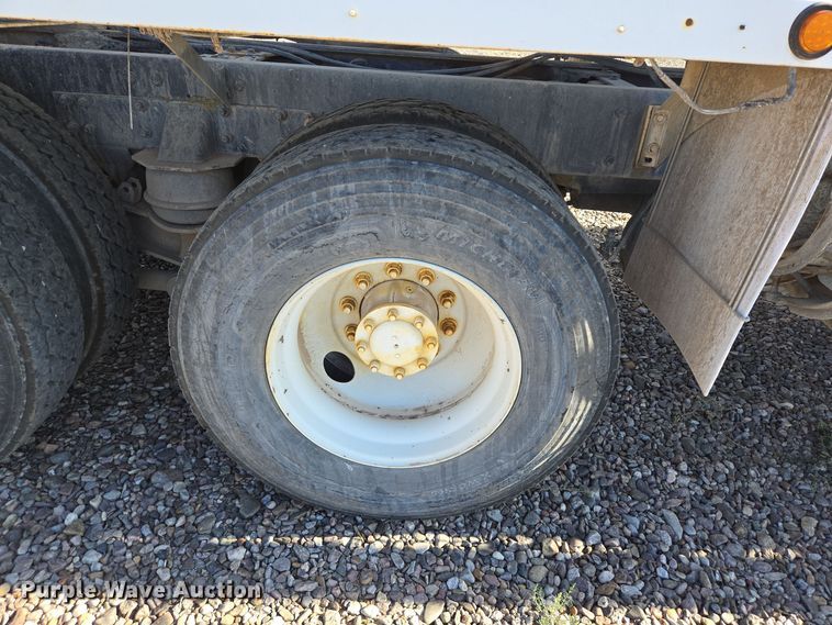 image for item DO2517 2016 Kenworth T880 ready mix truck