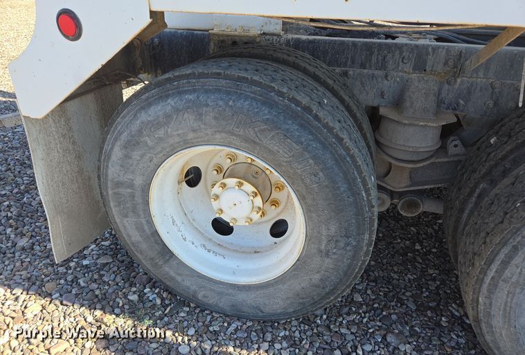 image for item DO2517 2016 Kenworth T880 ready mix truck