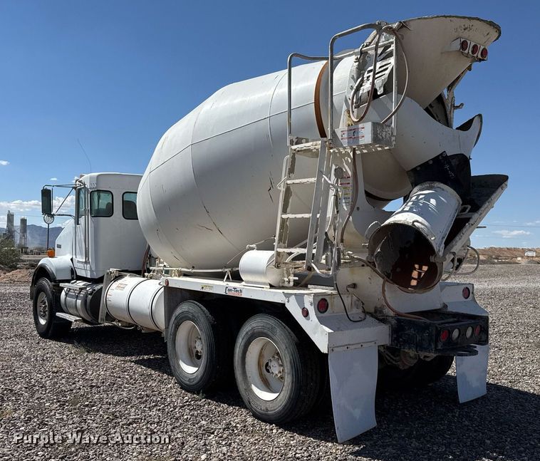 image for item DO2518 2015 Kenworth T800 ready mix truck