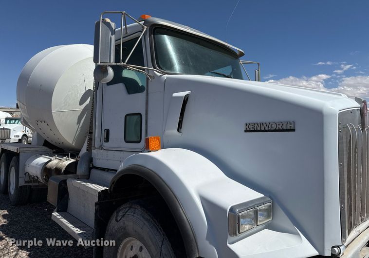 image for item DO2518 2015 Kenworth T800 ready mix truck