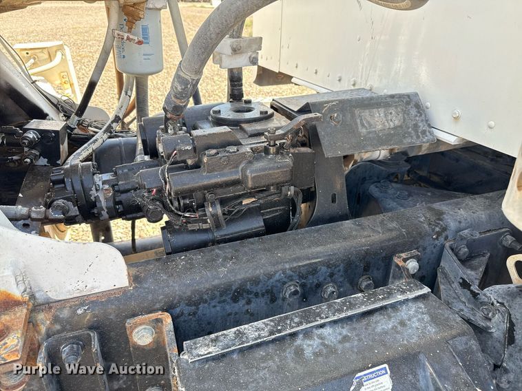 image for item DO2518 2015 Kenworth T800 ready mix truck