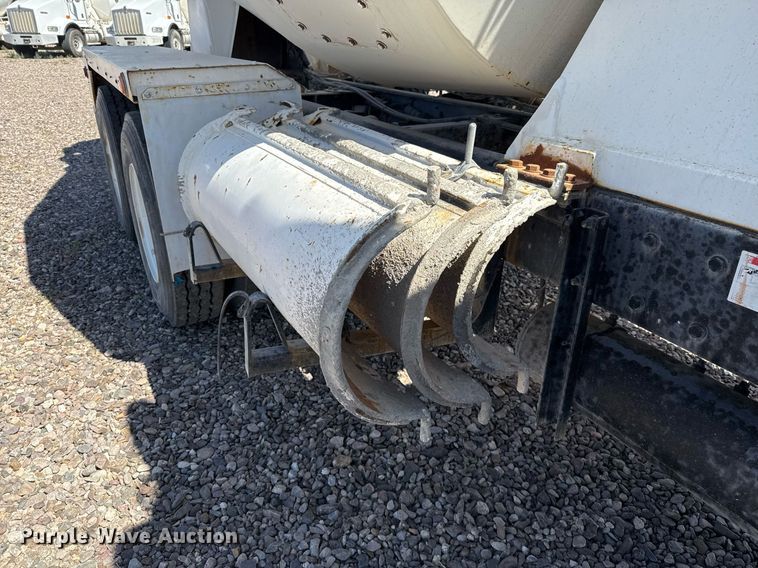 image for item DO2518 2015 Kenworth T800 ready mix truck