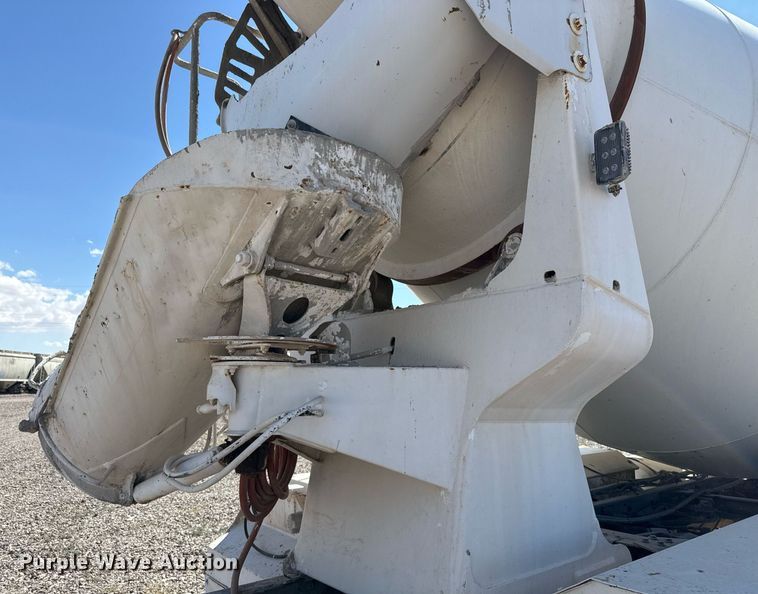 image for item DO2518 2015 Kenworth T800 ready mix truck