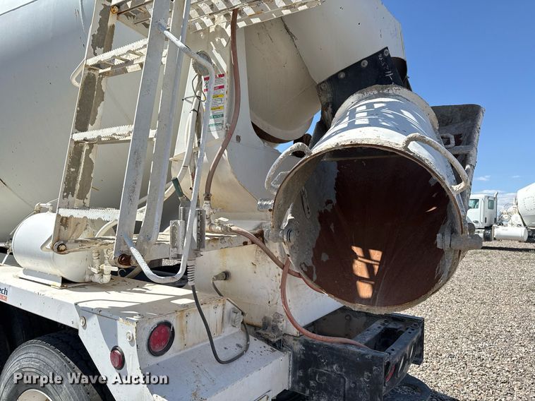 image for item DO2518 2015 Kenworth T800 ready mix truck