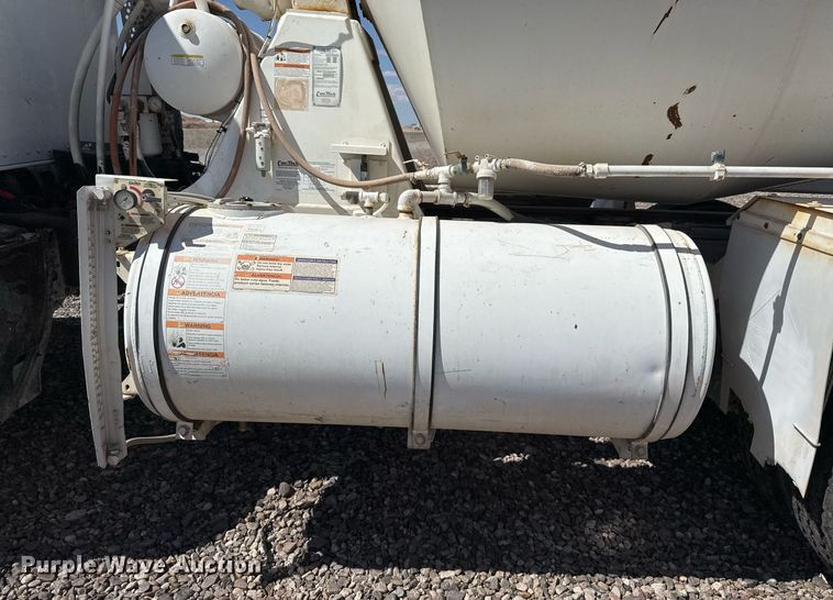 image for item DO2518 2015 Kenworth T800 ready mix truck