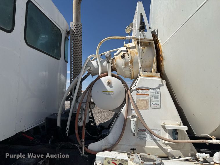 image for item DO2518 2015 Kenworth T800 ready mix truck
