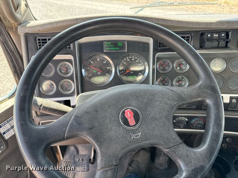 image for item DO2518 2015 Kenworth T800 ready mix truck